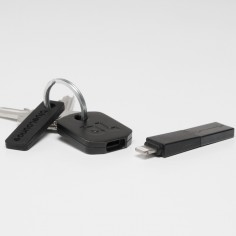 Kii iPhone oplader fra Bluelounge i sort