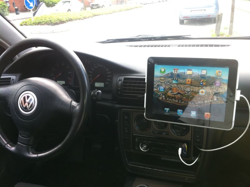 The Wallee installeret i bil